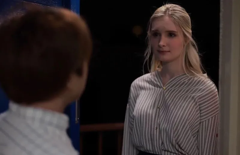 Cô đơn nơi xứ lạ với chồng yêu già, người vợ tây được ông anh hàng xóm an ủi